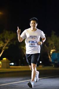 BIB: 42195, 78411
                            <button type="button" onclick="openModal(16528182)" class="btn btn-primary btn-sm float-right btn-popup" data-toggle="modal" data-target=".modal-high-quality">
                        <i class="fas fa-shopping-cart"></i> Add to Cart
                    </button>
                                            <button type="button" onclick="isThisMe(16528182, true)" class="btn btn-success btn-sm float-right btn-popup btn-isme hidden" data-toggle="tooltip" data-placement="bottom" title="นี่คือรูปของคุณใช่ไหม คลิกที่นี่เพื่อเอาเข้าอัลบั้ม">
                        <i class="fas fa-plus"></i> Add to album
                    </button>
                    <button type="button" onclick="isThisMe(16528182, false)" class="btn btn-warning btn-sm float-right btn-popup btn-isnotme hidden">
                        <i class="fas fa-ban"></i> Remove from album
                    </button>